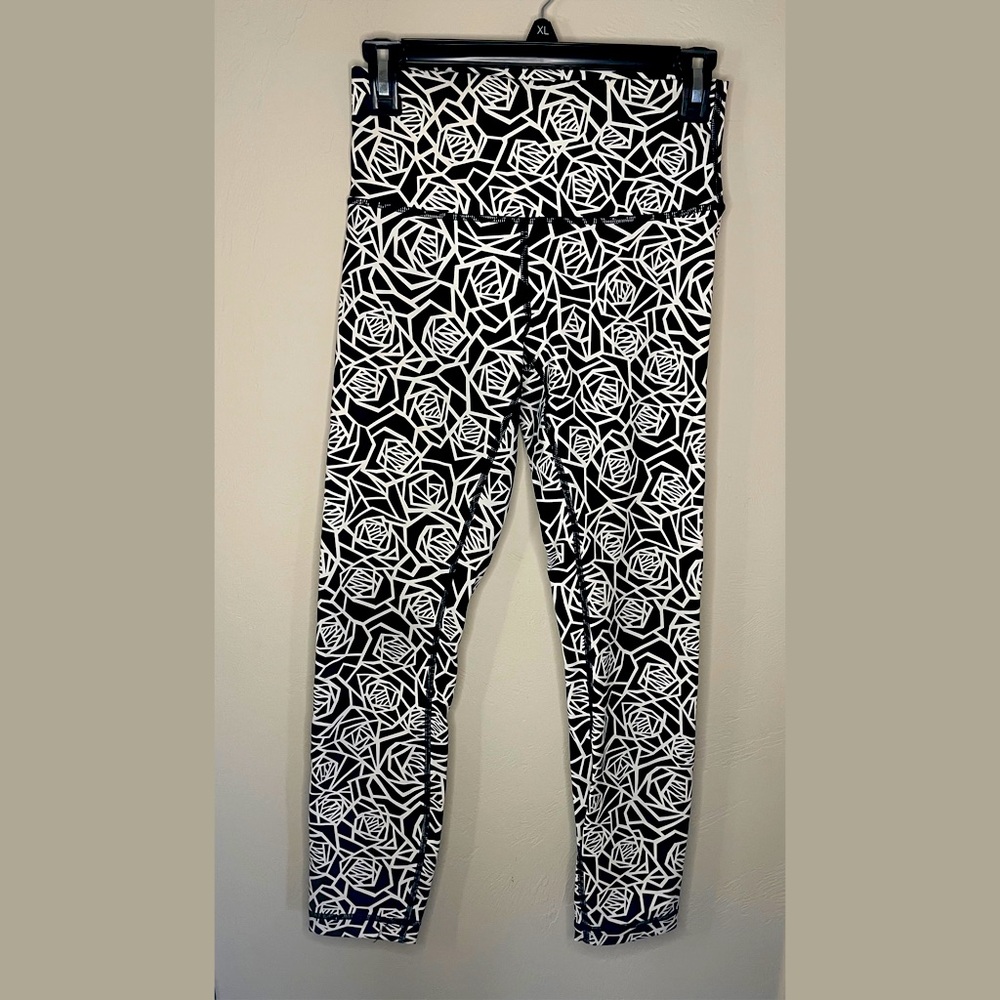 Lululemon high times black and white posey rose leggings